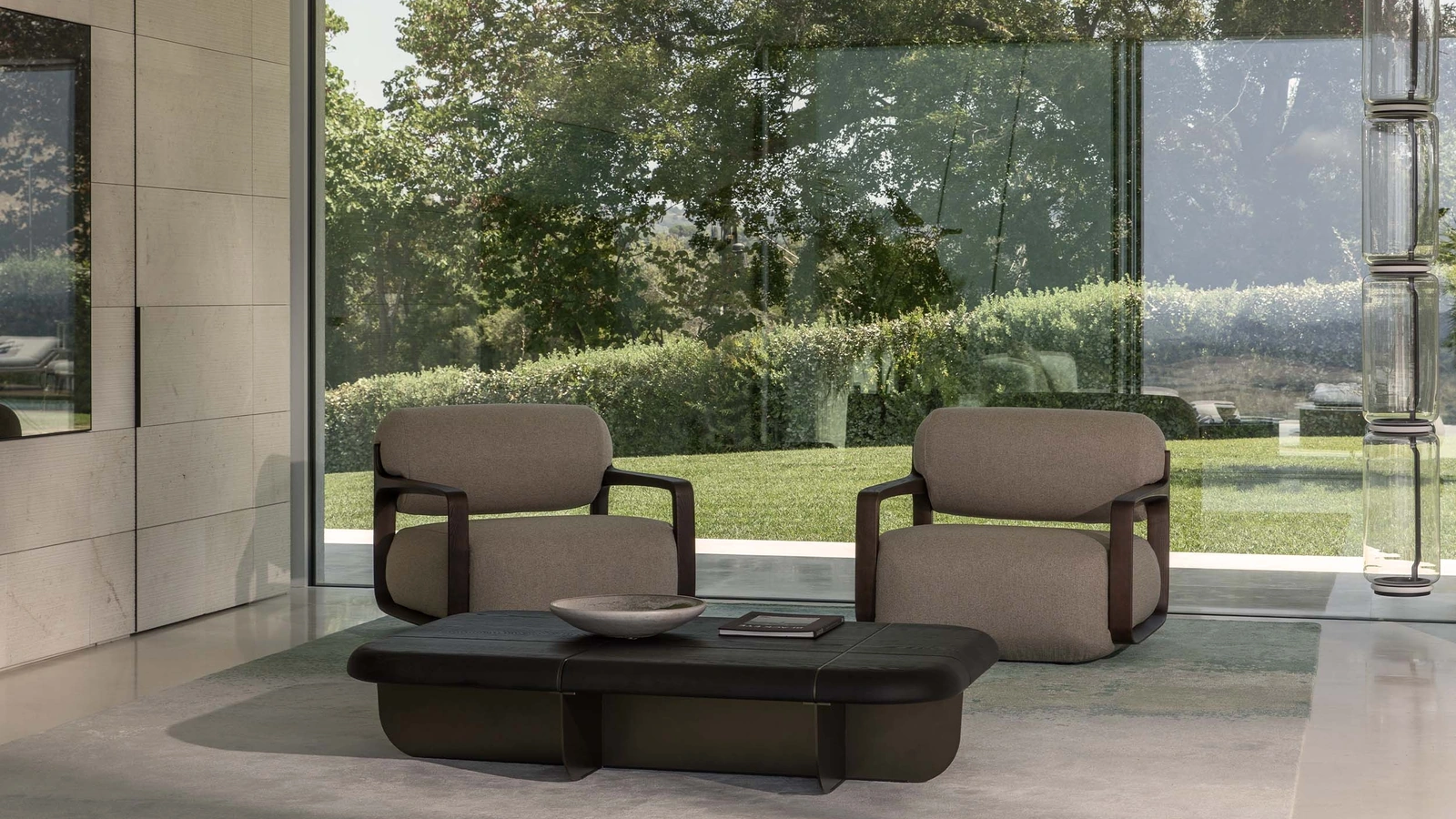 Upholstered armchair by Arkena Flou
