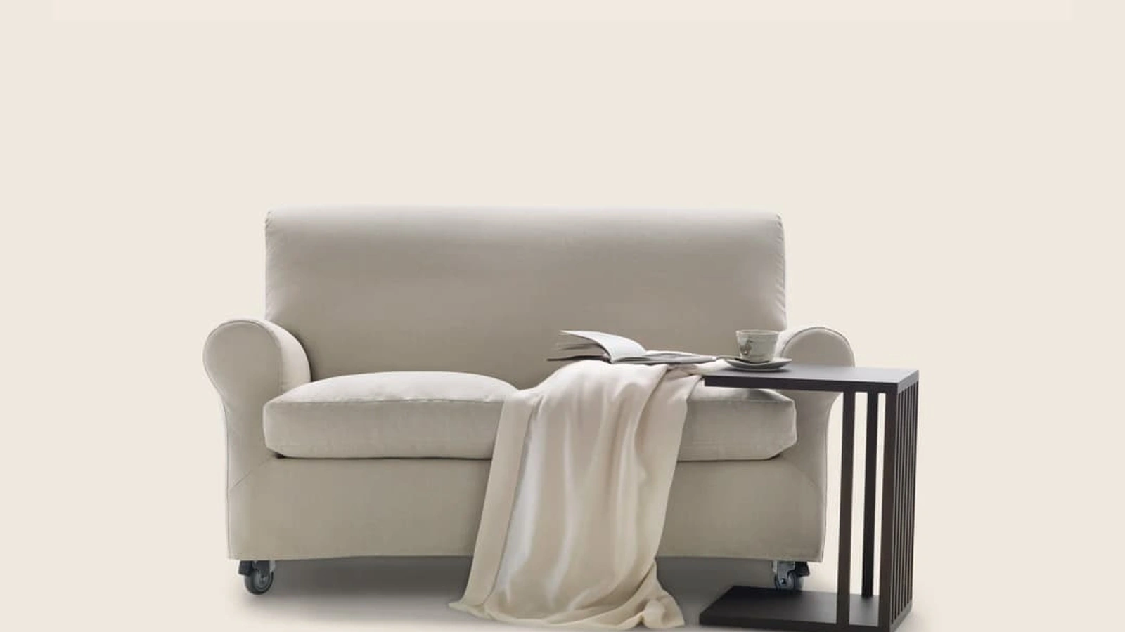 Nonnamaria linear sofa with wheels by Flexform