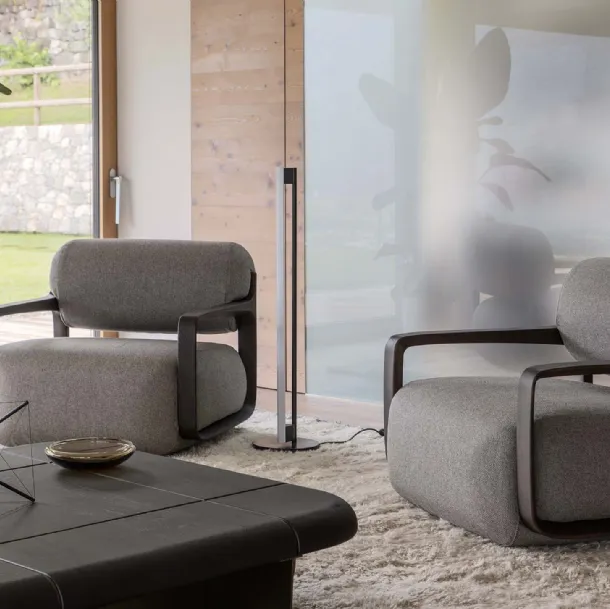Upholstered armchair by Arkena Flou