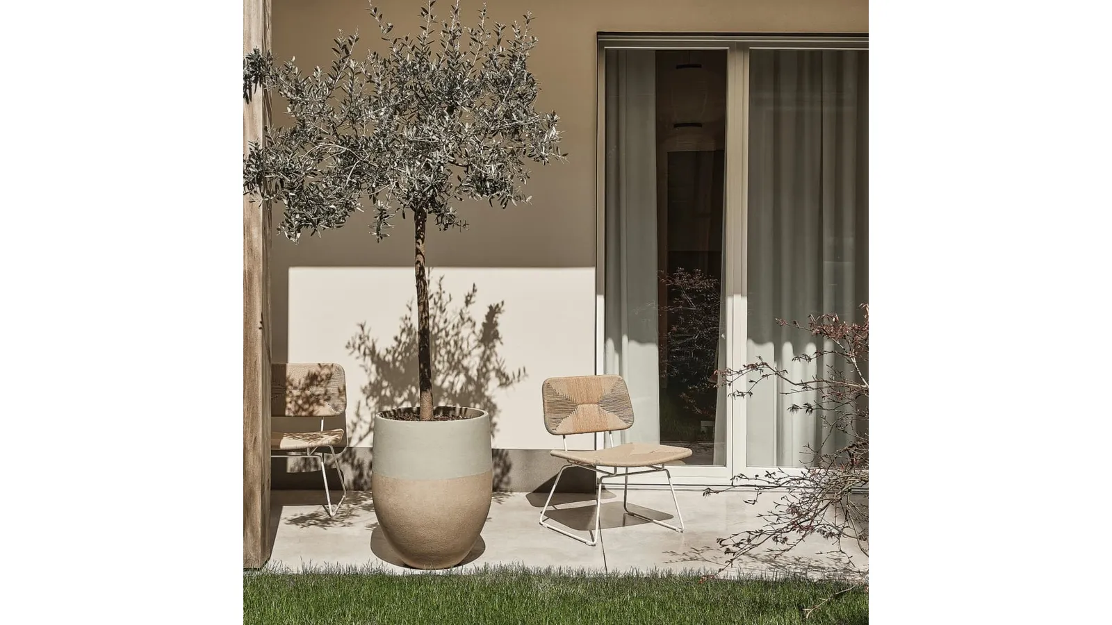 Echoes Outdoor Armchair in polypropylene cord and steel by Flexform