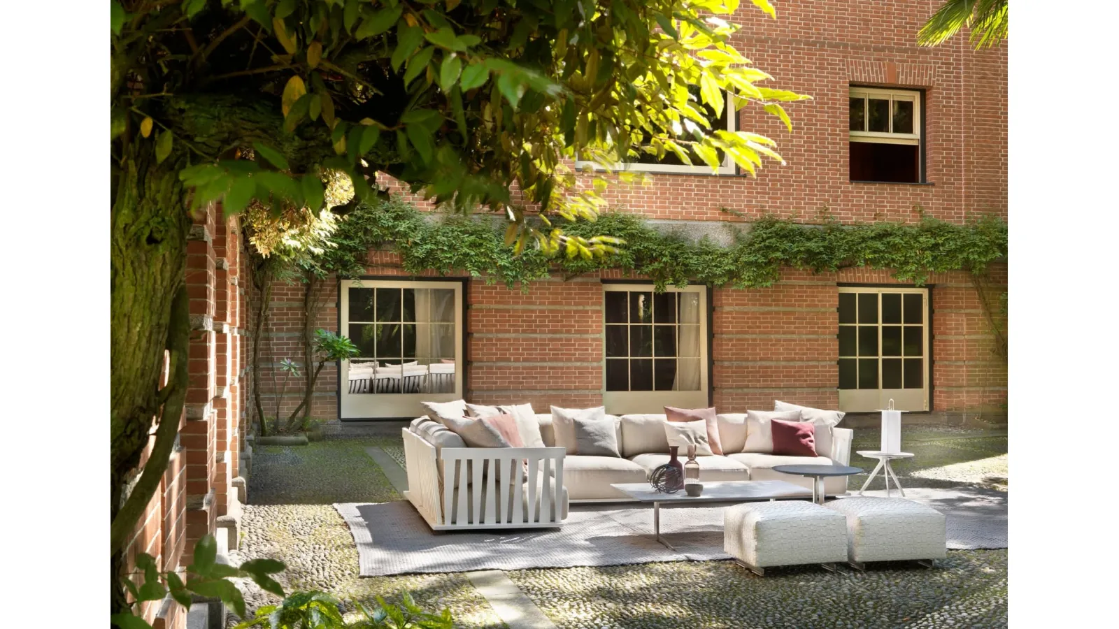 Zante wooden sofa by Flexform