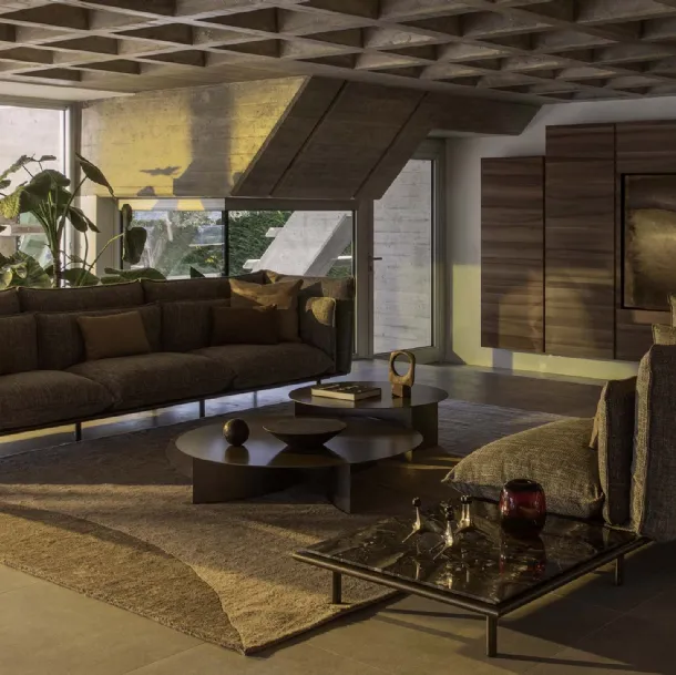 A2 linear sofa by Flou