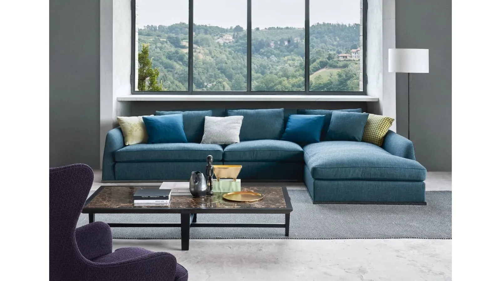Alfred sofa with chaise by Flexform