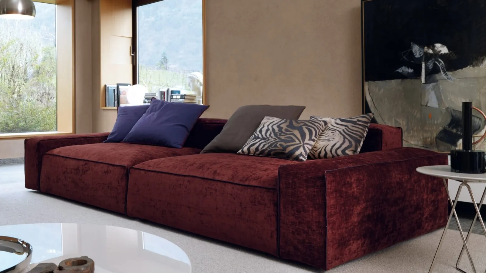 Boog velvet linear sofa by Desirée