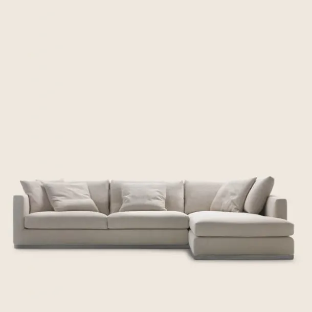 Magnum sofa with chaise longue by Flexform