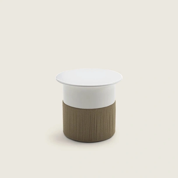 Bouté ceramic coffee table by Flexform
