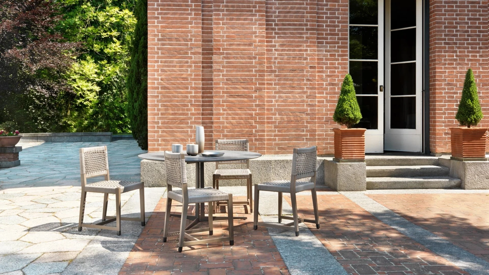 Dafne Chair in Polyethylene Fiber and Solid Wood by Flexform