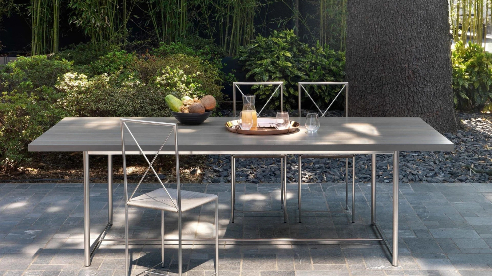 Levante wooden table by Flexform